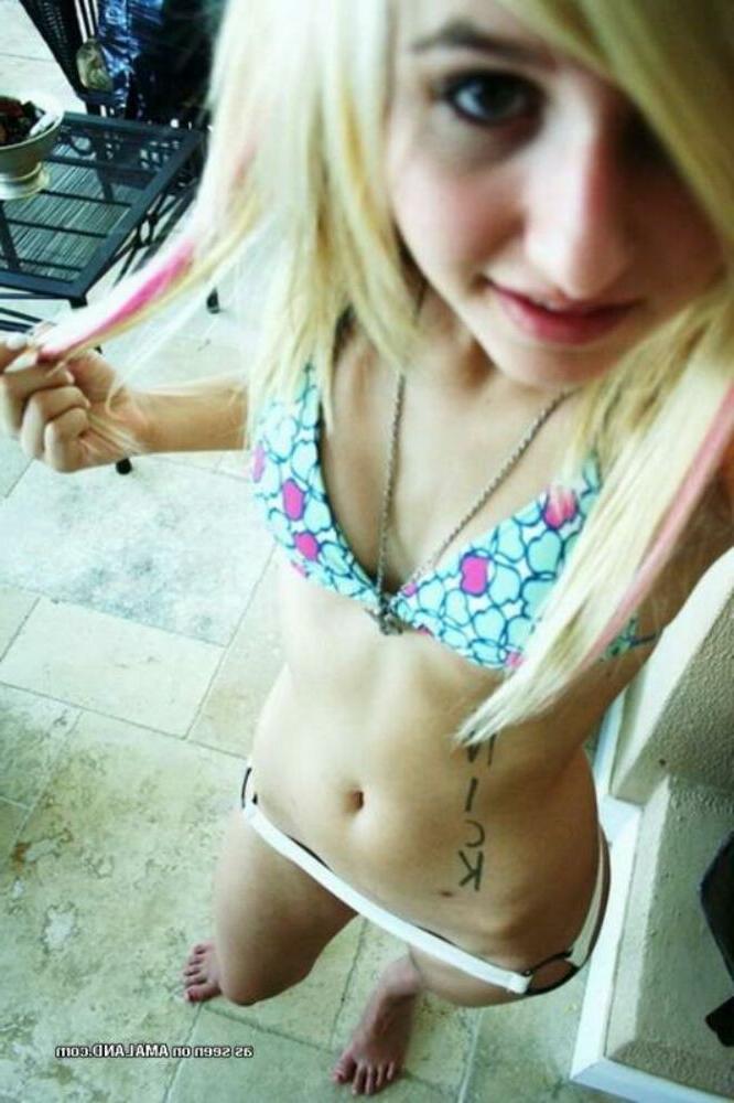 15P Emo and goth gfs posing and selfshot pics 16