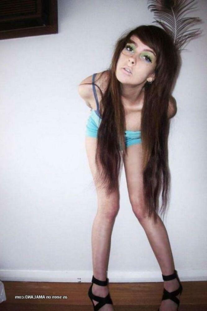 15P Emo and goth gfs posing and selfshot pics 16