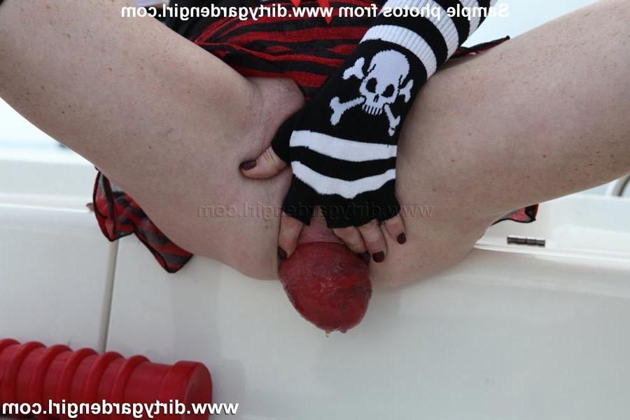 15P Huge toy insertion and anal prolapse for pirate DirtyGardenGirl