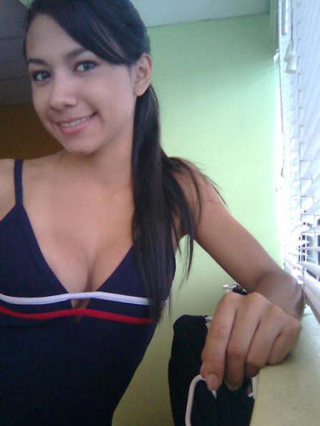 16P Naked Asian amateurs posing