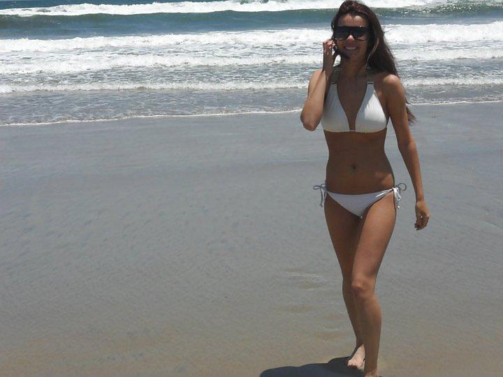 13P Sex babes in beach