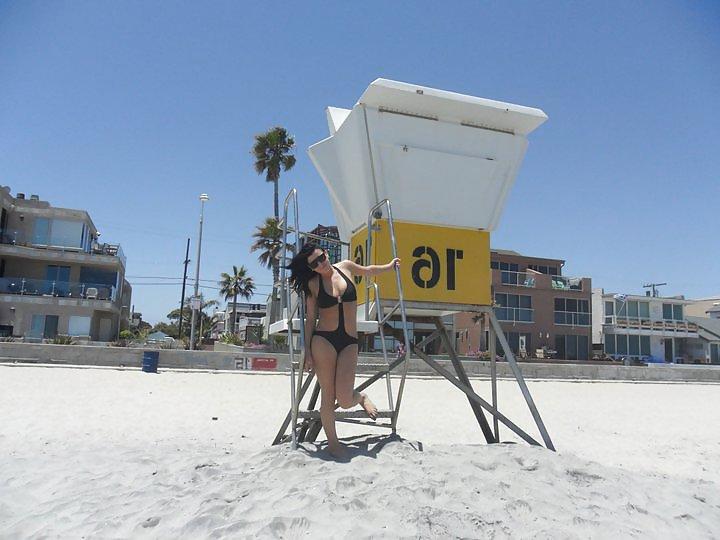 13P Sex babes in beach