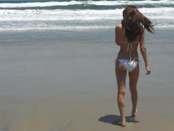 13P Sex babes in beach