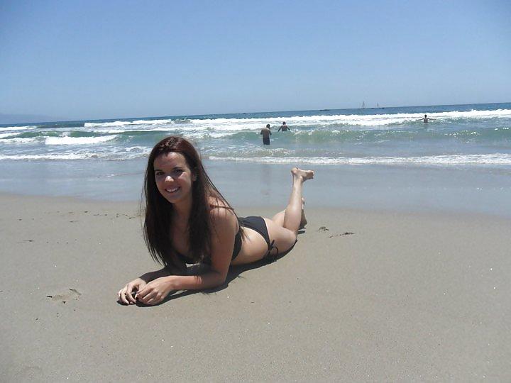 13P Sex babes in beach