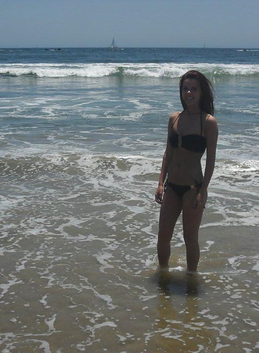 13P Sex babes in beach