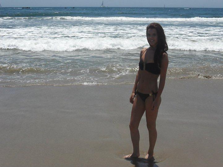 13P Sex babes in beach