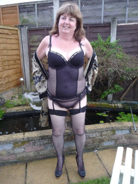 16P nice mature amateur sex