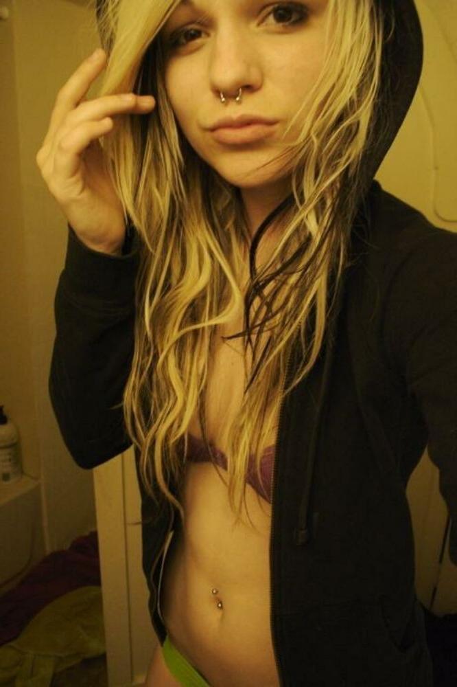 15P Emo gfs posing and selfshot gallery 18