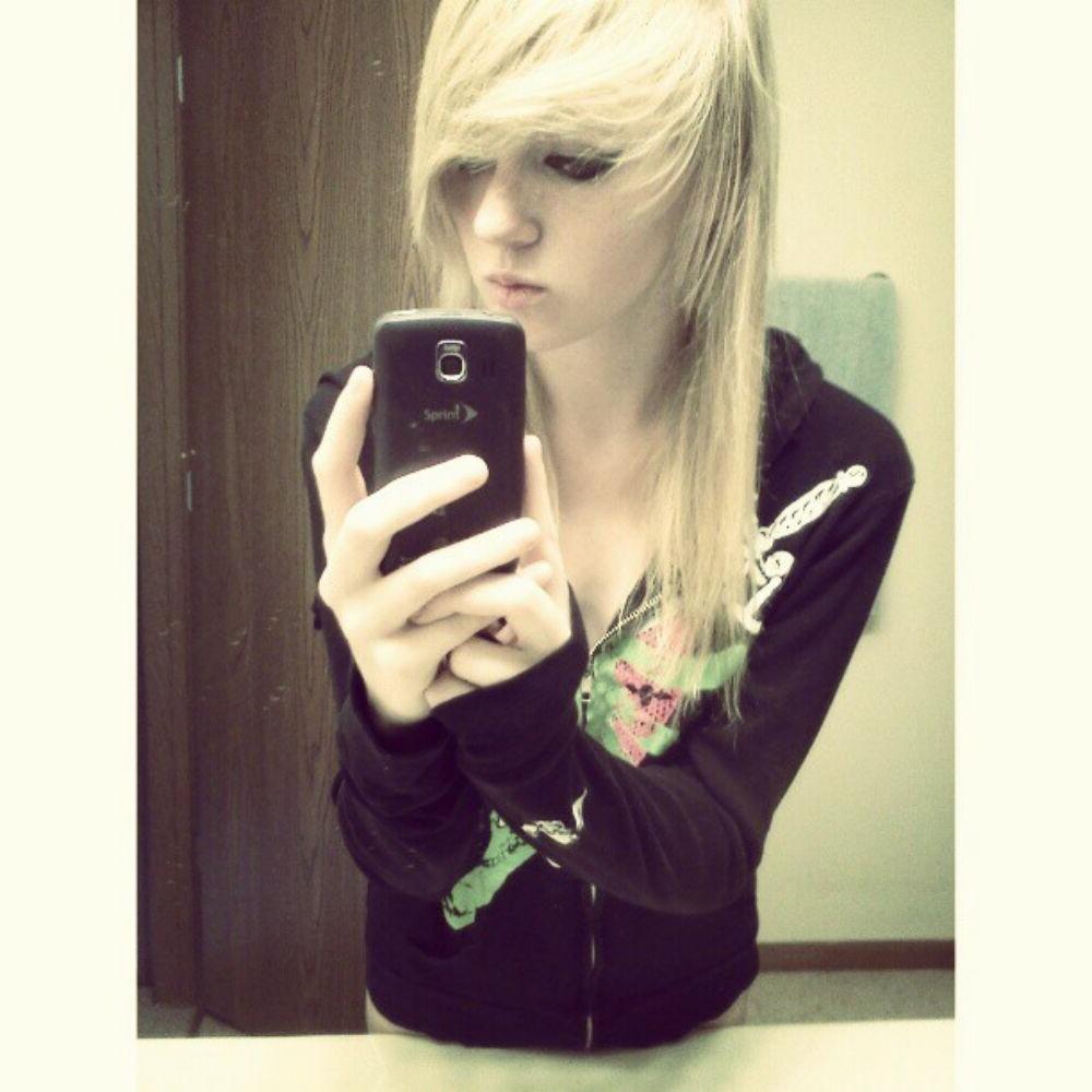 15P Emo gfs posing and selfshot gallery 20