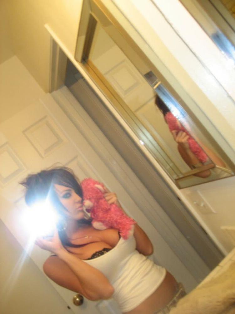 15P Emo gfs posing and selfshot gallery 21