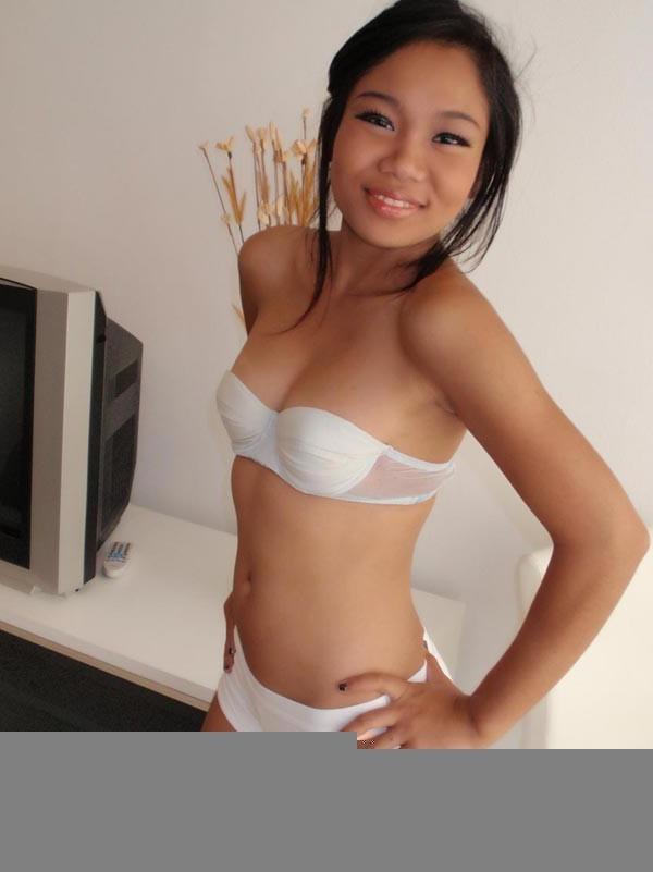 16P Shy emo thai girl fucks and sucks