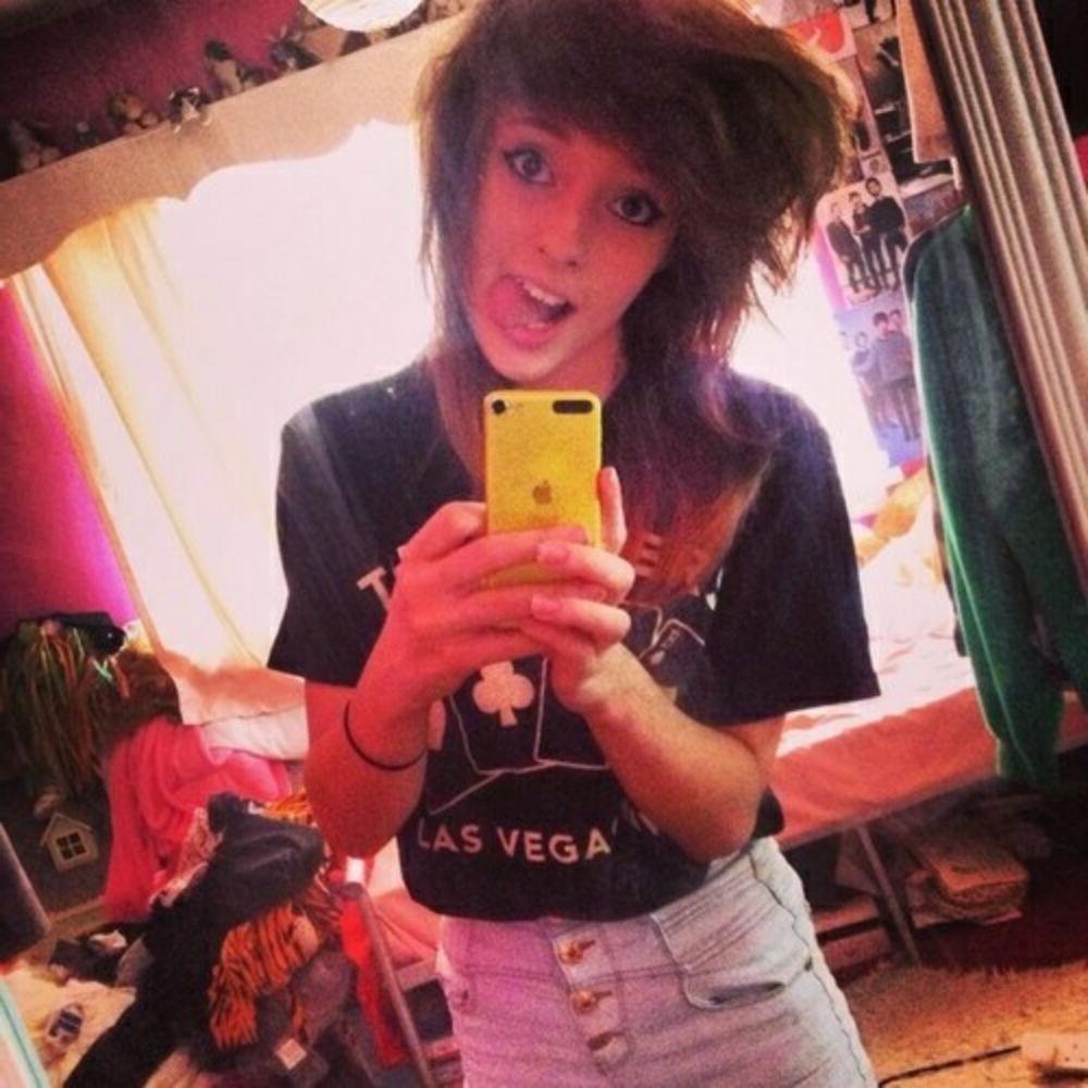 15P Emo gfs posing and selfshot gallery 15