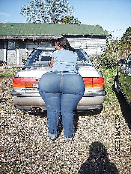 13P Big Booty Women in Jeans