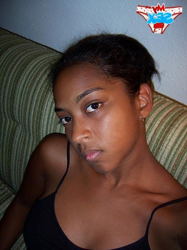 12P Black girlfriend gets pierced by the white pecker