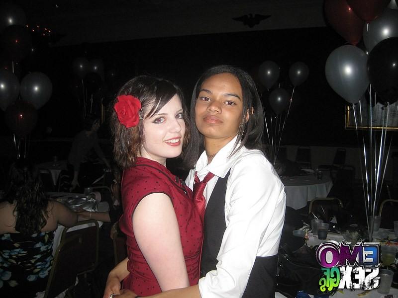 12P Blonde emo gf sucks cock
