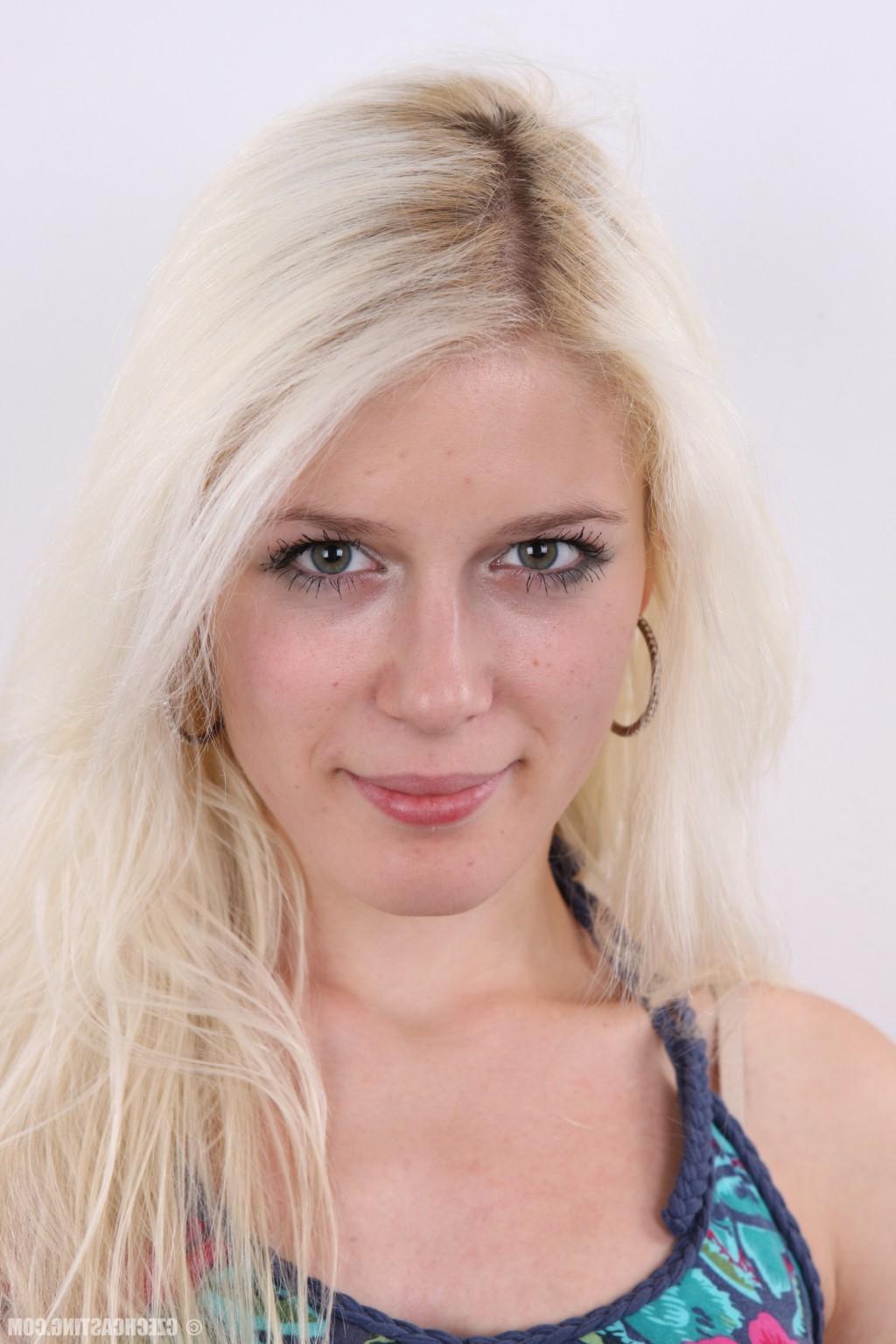 16P Czech Casting Sandra 0690