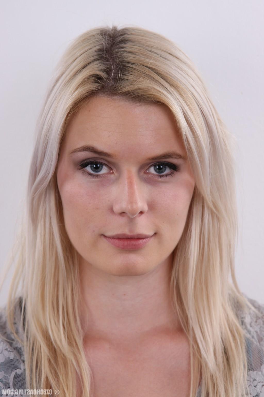 16P Czech Casting Lucie 2719