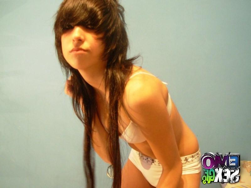 12P Redhead emo gf pics