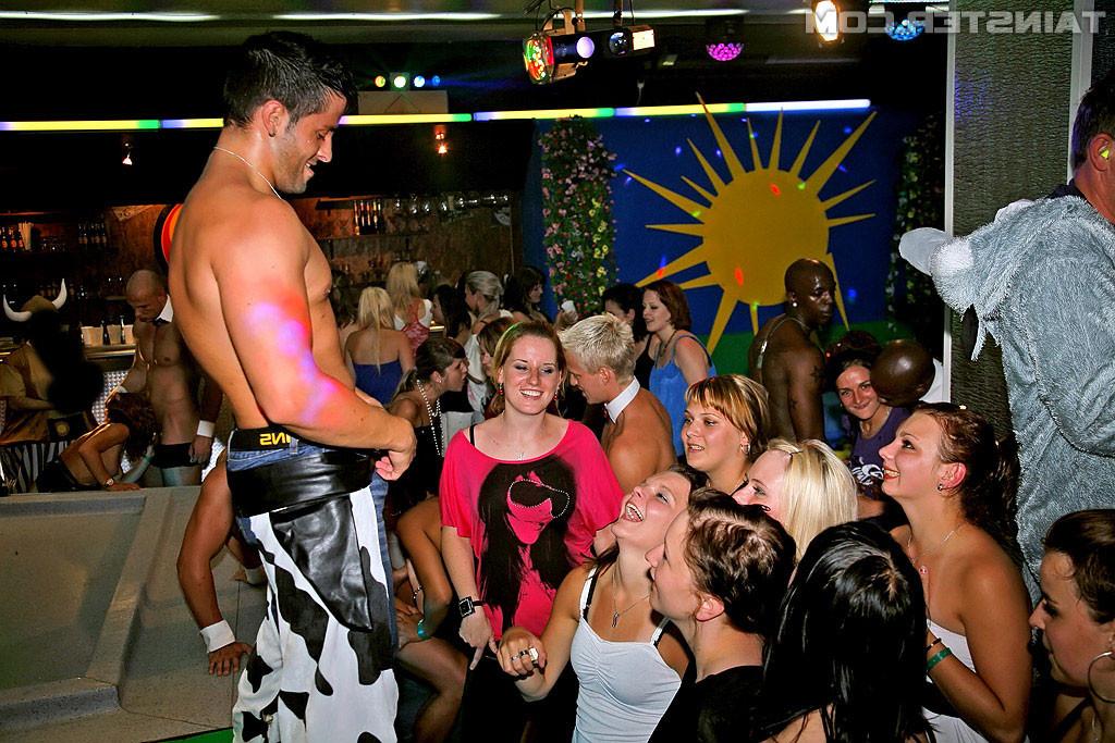 15P Party girls sucking and fucking male strippers