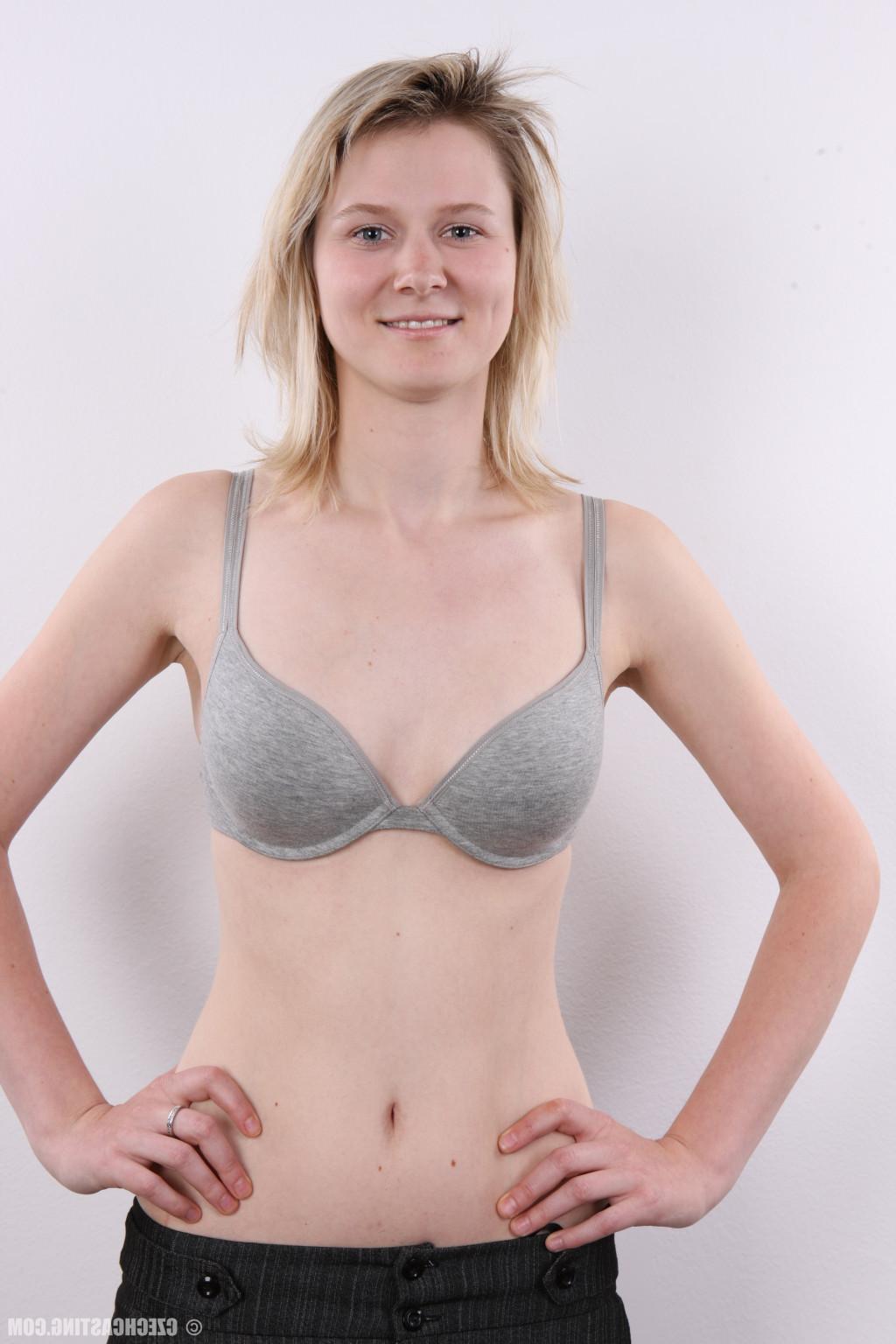 16P Czech Casting Monika 2909