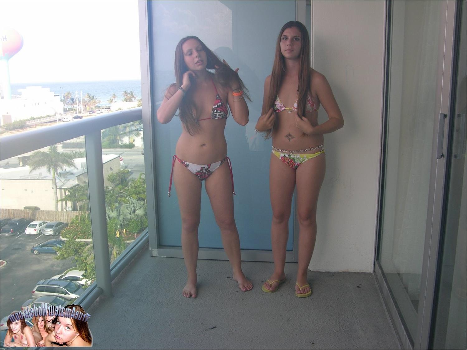 10P Two Amateur Teens Stripping On Hotel Balcony