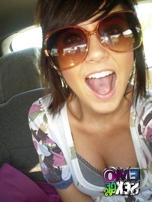 12P Busty emo gf pics