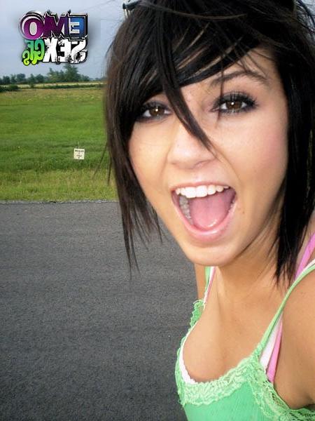 12P Busty emo gf pics