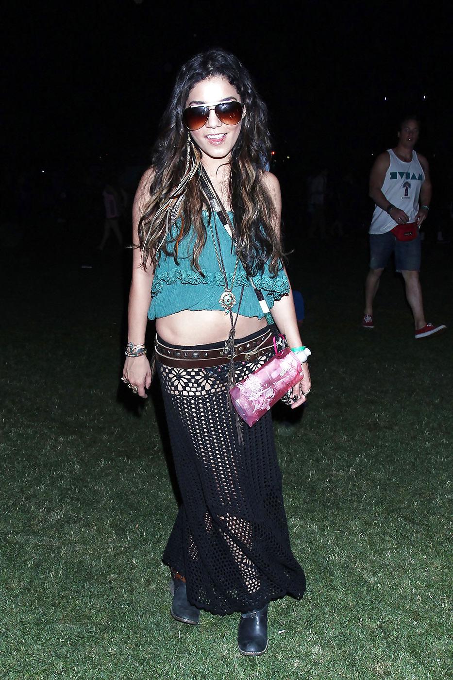 25P Vanessa Hudgens mega collection