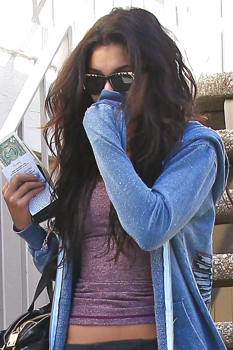 25P Vanessa Hudgens mega collection