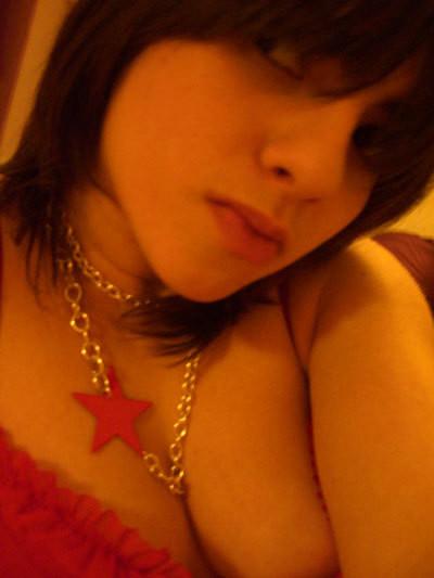 16P Sexy babes totally nude and posing
