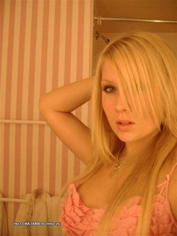 12P Hot cute emo amateur blonde honey camwhoring