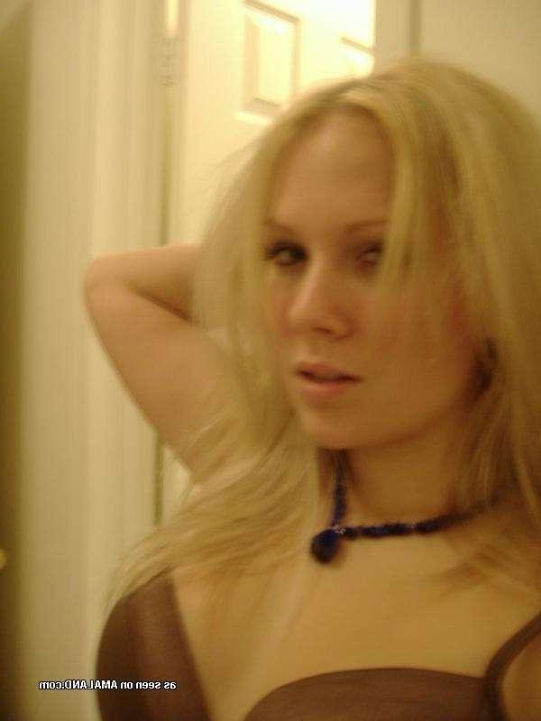 12P Hot cute emo amateur blonde honey camwhoring