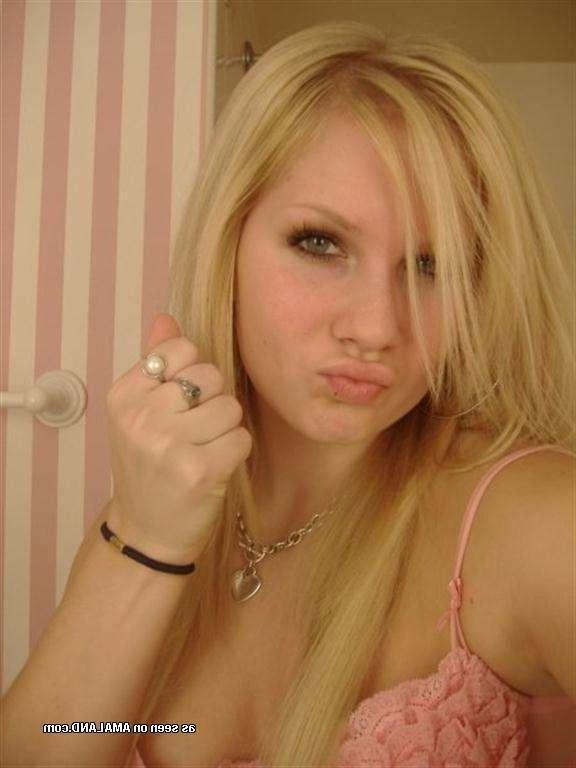 12P Hot cute emo amateur blonde honey camwhoring