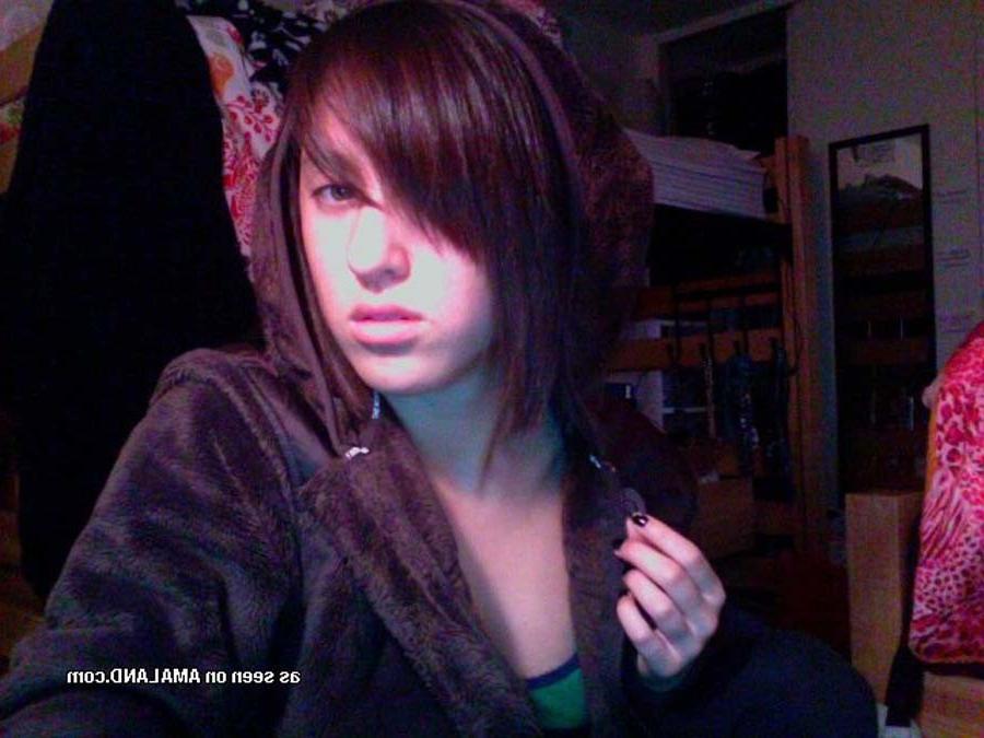 16P Sexy amateur Giselle being emo