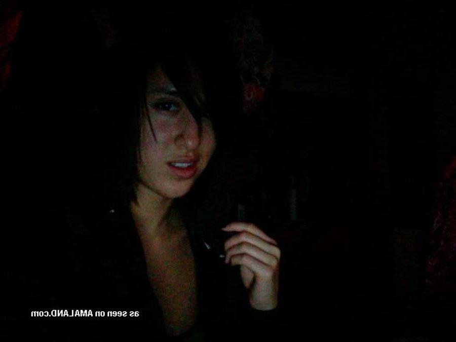16P Sexy amateur Giselle being emo