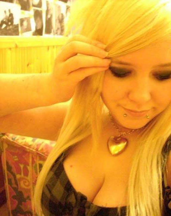 15P Hot blonde emo girls
