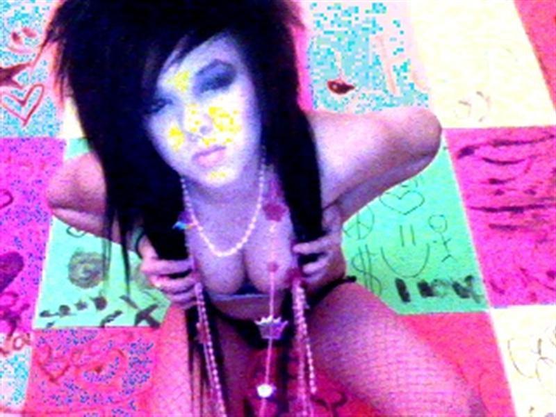 16P Emo teen posing naughty