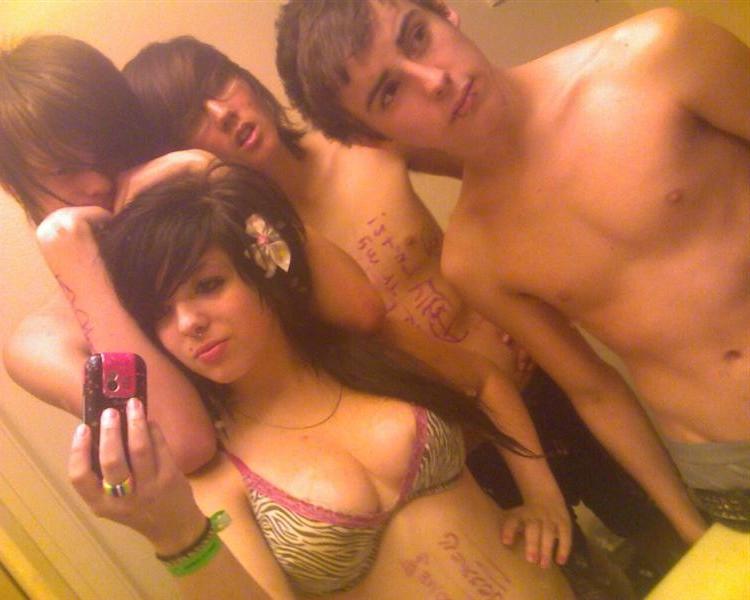16P Emo teen posing naughty