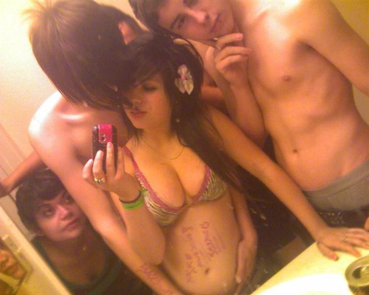 16P Emo teen posing naughty