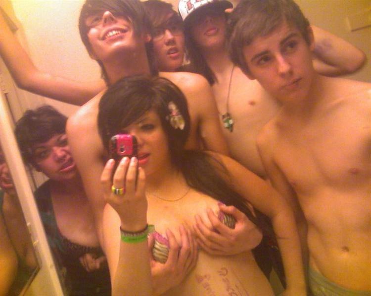 16P Emo teen posing naughty