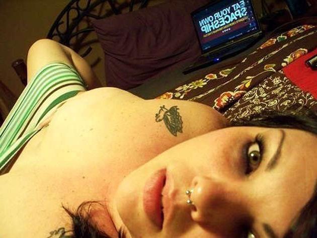 15P Tattooed hot emo babe
