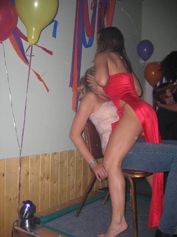 16P Cock-hungry sluts eating cum