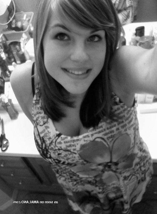 12P Gallery of sizzling hot sexy amateur emo GFs