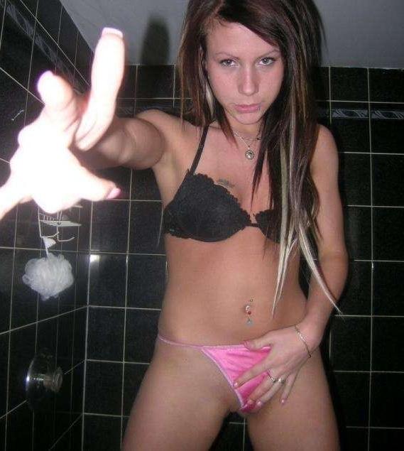 15P Sexy emo slut pictures