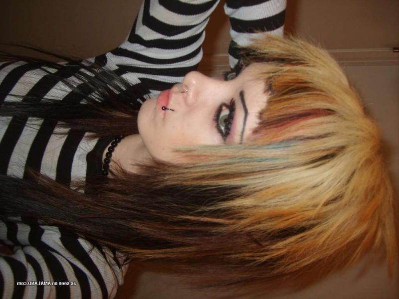 12P Flaming hot photos of an emo pierced amateur babe's selfpics