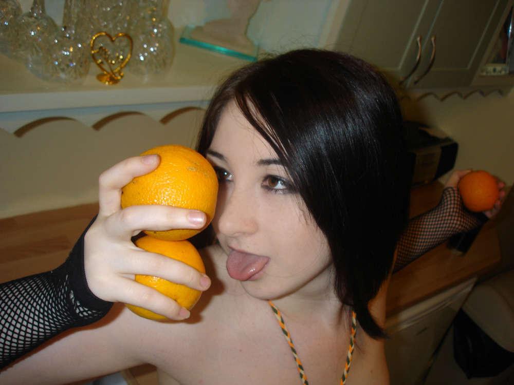 15P Costumed emo babe pictures