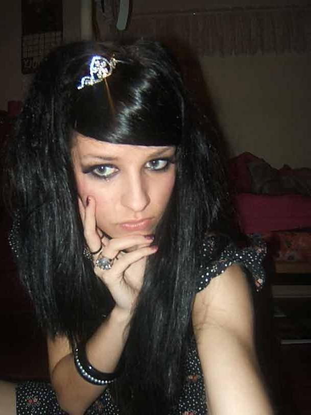 16P Mix of amateur naughty emo babes