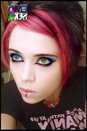 12P Hot emo gf with big tits