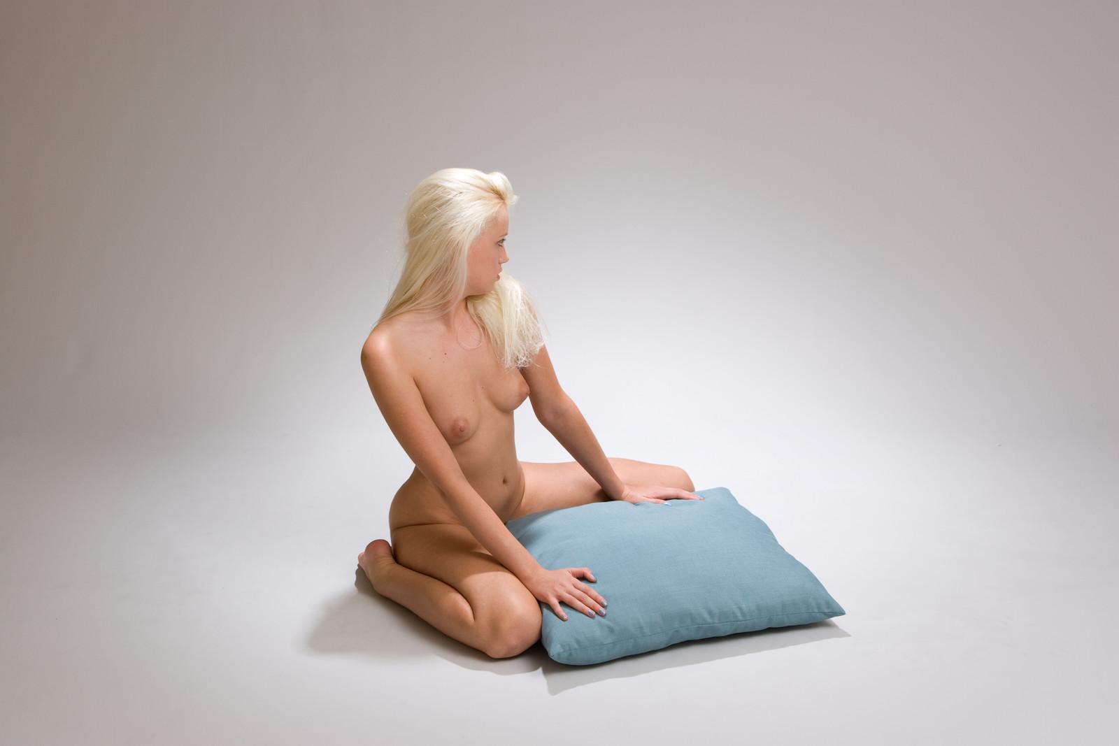 16P Tatyana Girl and Her Pillow 5