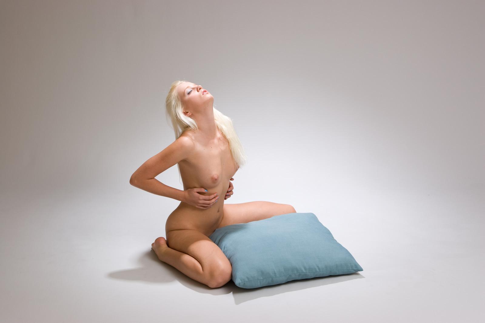 16P Tatyana Girl and Her Pillow 5